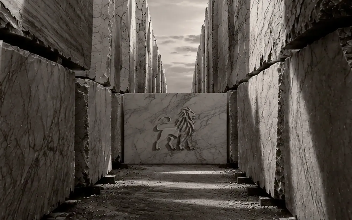 Visualisation: dusk in a corridor of quarried stone blocks; a low raking light reveals the PETRA ALTA lion carved into the end block.